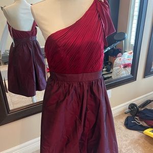 Beautiful red evening / cocktail dress Kay Unger size 10 deep red